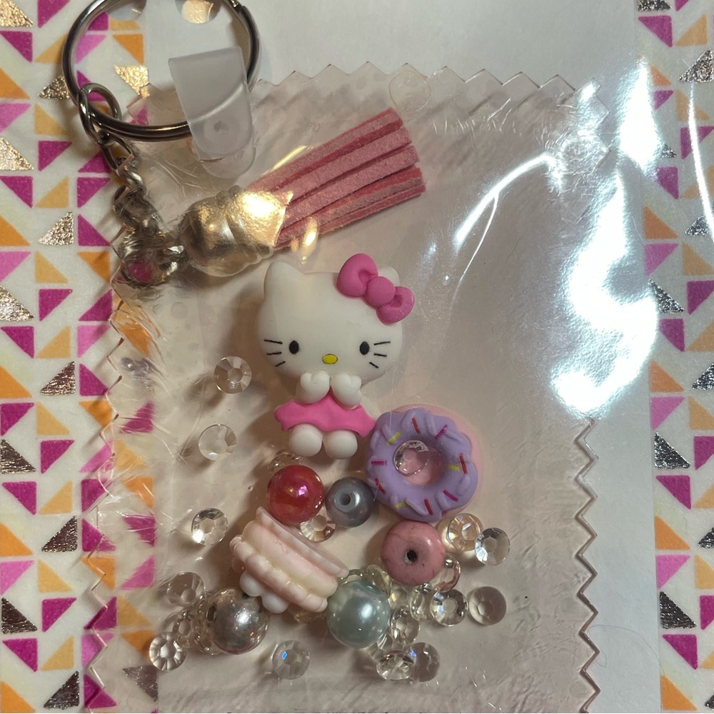Hello Kitty Keychain/ Bag Charm Shaker
Handmade